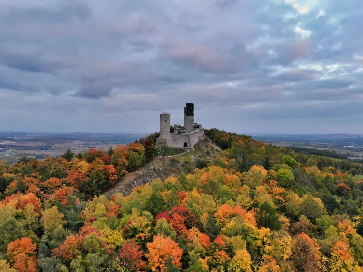 Gdzie są góry świętokrzyskie? Odkryj ich lokalizację i atrakcje