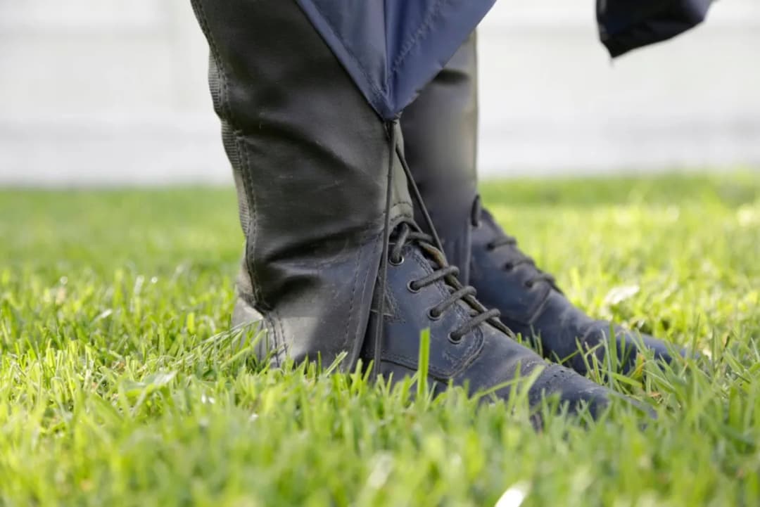 Strój jeździecki dla dziecka - wybierz bezpieczną i komfortową odzież