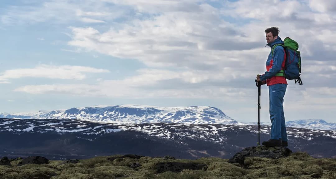 Jakie kije w góry wybrać, aby uniknąć kontuzji podczas wędrówek?